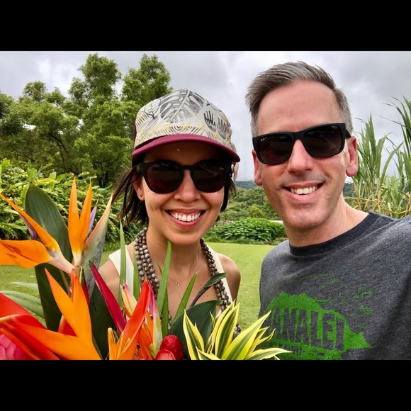 Meet your Posher, Liz - Picture 2 of 6